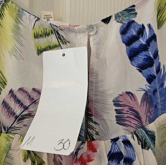 4/$15 Nwt Pretty Boutique Top - Picture 4 of 4